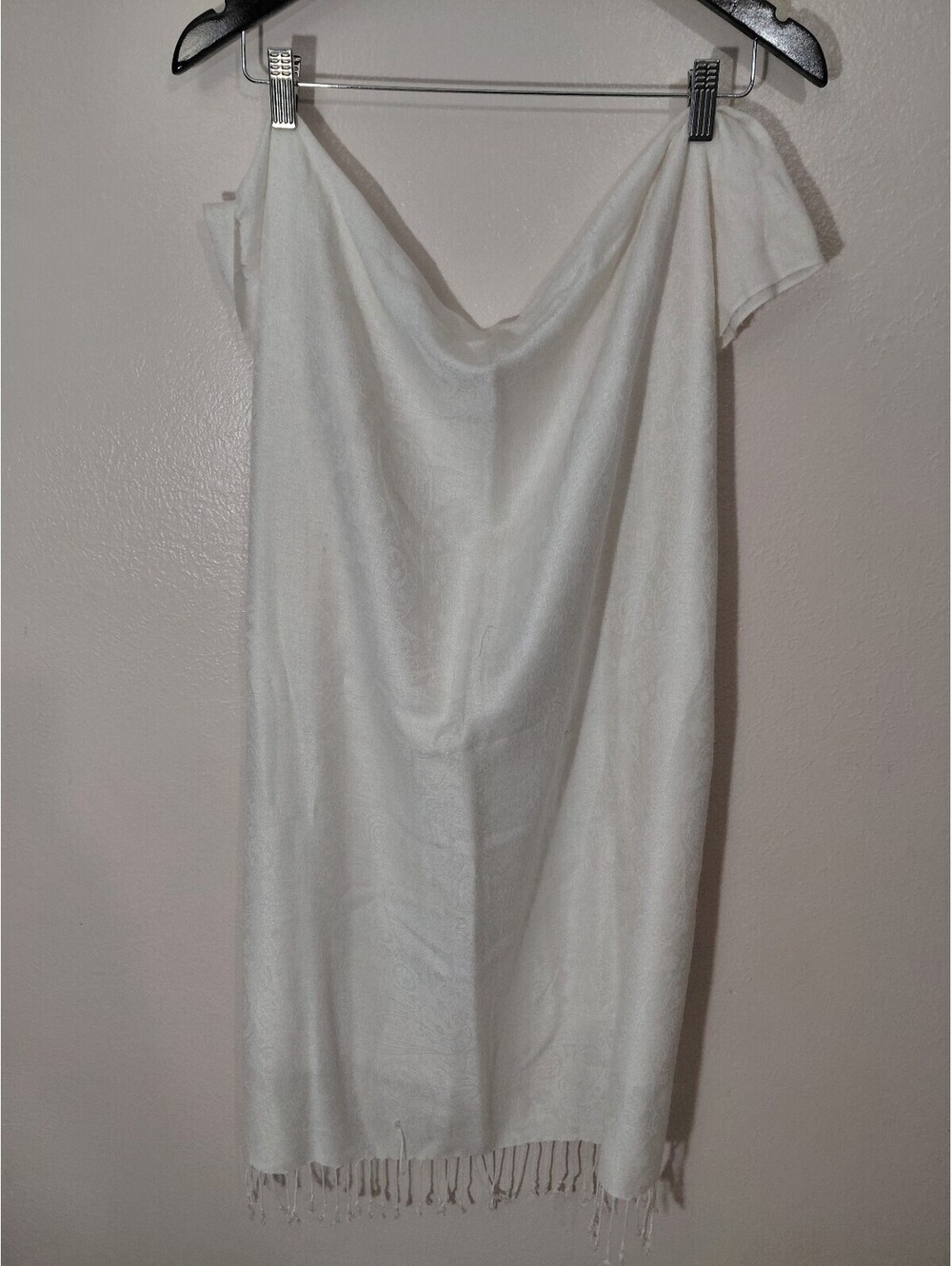 Elegant White Shawl Scarf with Fringe Detail